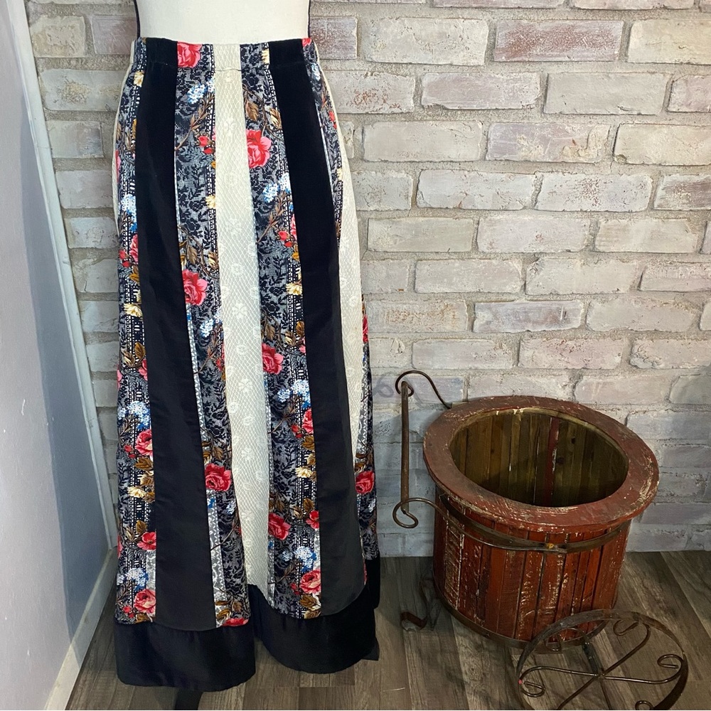 Vintage Chessa Davis BoHo Skirt with Bell - Picture 14 of 14